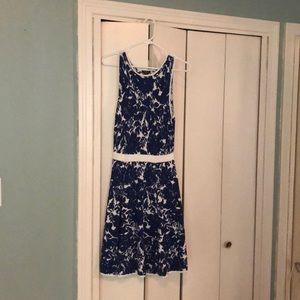 Sleeveless, patterned, casual dress